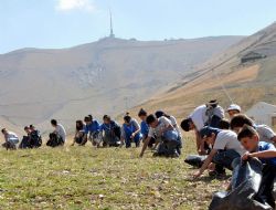 İzciler Palandöken'i temizledi